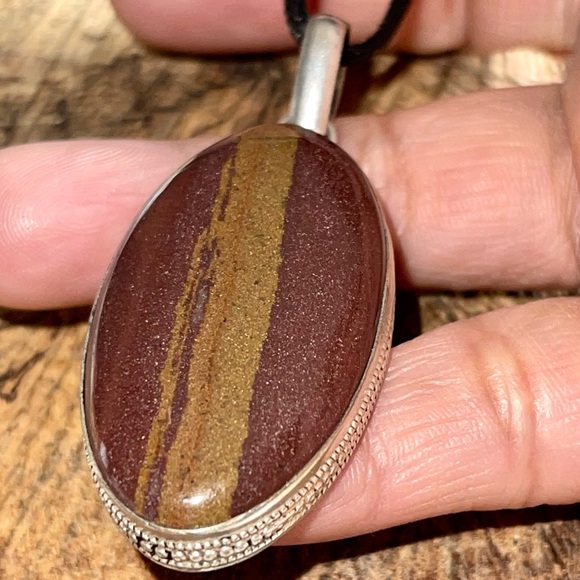 Shiva Lingam Crystal Pendant 2 1/2” - Picture 3 of 9